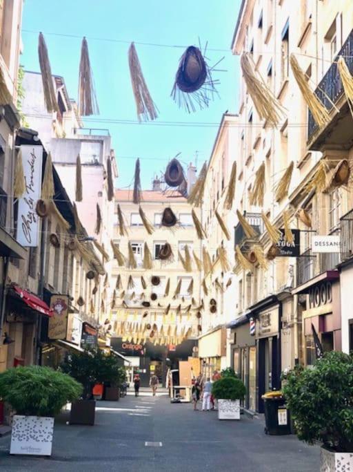 Le Terracotta Central - Lumineux Apartment แซงต์-เอเตียน ภายนอก รูปภาพ